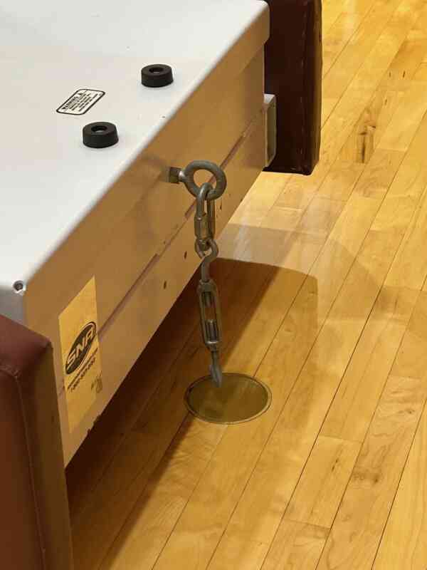 Basketball portable rear anchor with floor plate